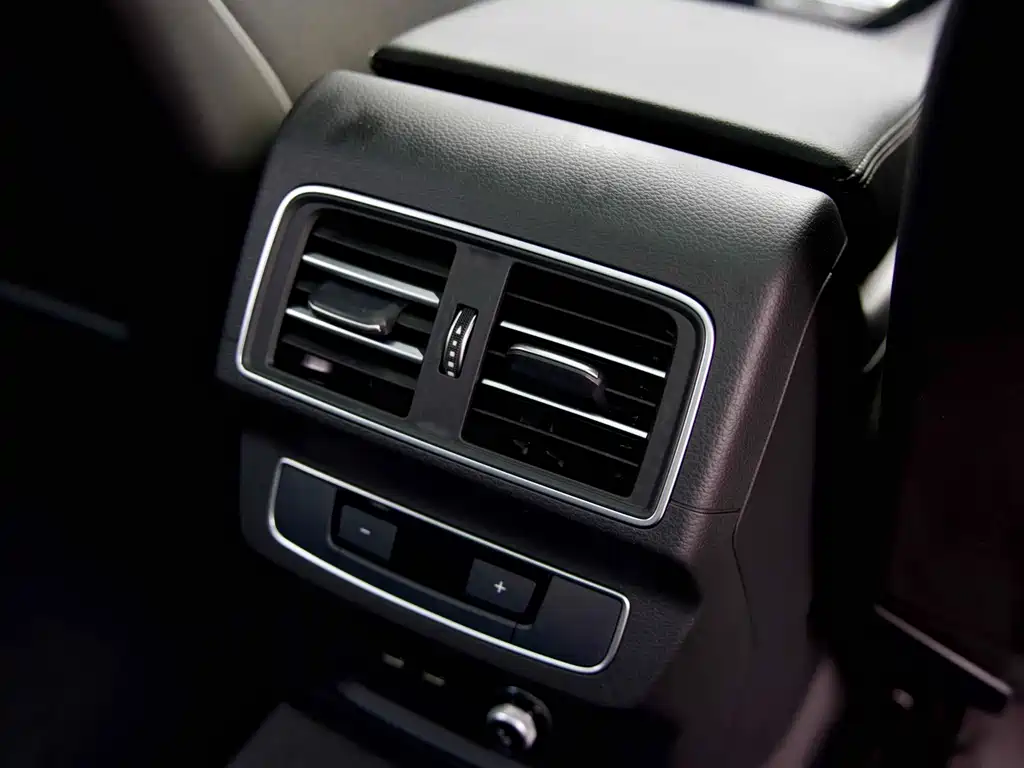 Audi Q5L 2023 40T luxury and dynamic model купить на сайте DeffCars