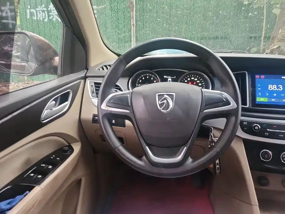 Baojun 730 2016 1.5L manual standard type 5 seats купить на сайте DeffCars
