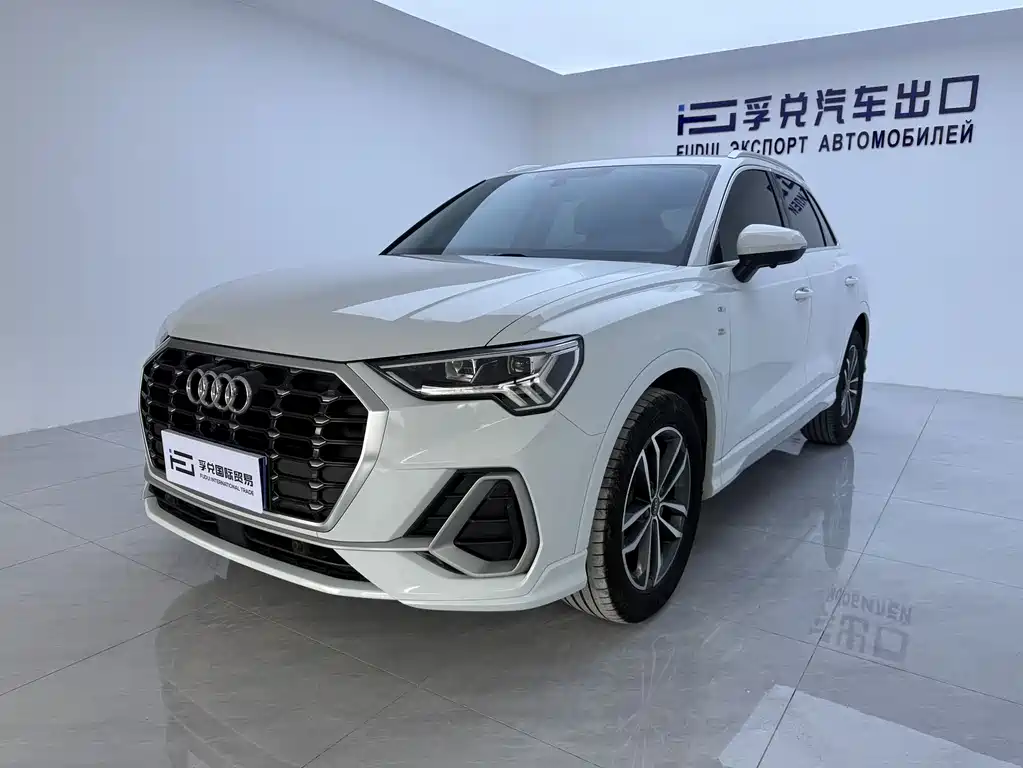 Audi Q3 2022 35 TFSI aggressive and dynamic купить на сайте DeffCars
