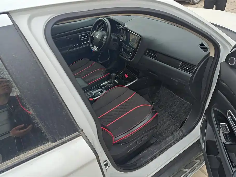 Outlander 2019 2.0L 2WD Enjoy Edition, 5 seats, National VI купить на сайте DeffCars