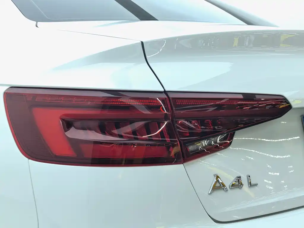Audi A4L 2018 30th Anniversary Model 40 TFSI Enterprising купить на сайте DeffCars