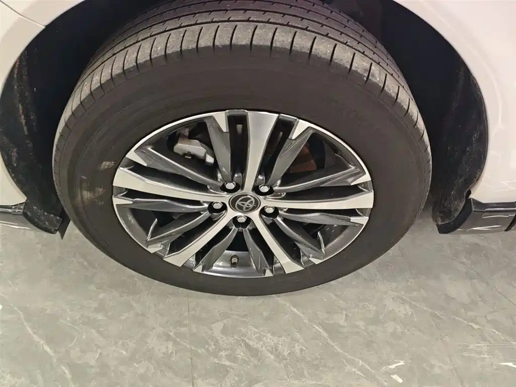 Vesa 2023 2.0L CVT two-wheel drive luxury version купить на сайте DeffCars