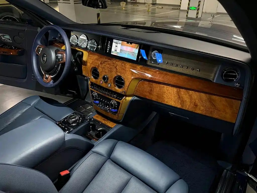 Phantom 2018 6.7T long wheelbase version купить на сайте DeffCars