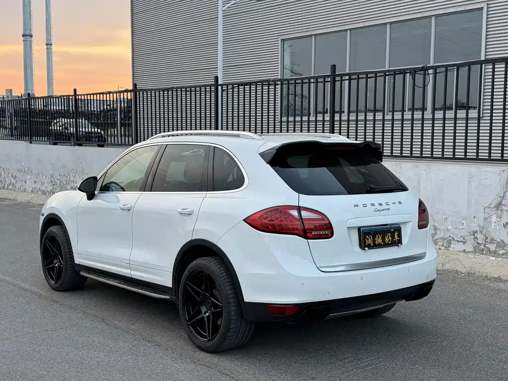 Cayenne 2014 Cayenne Platinum Edition 3.0T купить на сайте DeffCars