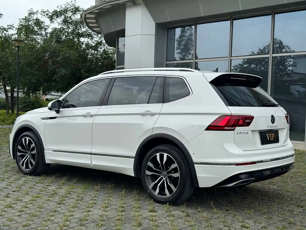 Tiguan L 2021 330TSI automatic two-wheel drive R-Line version купить на сайте DeffCars