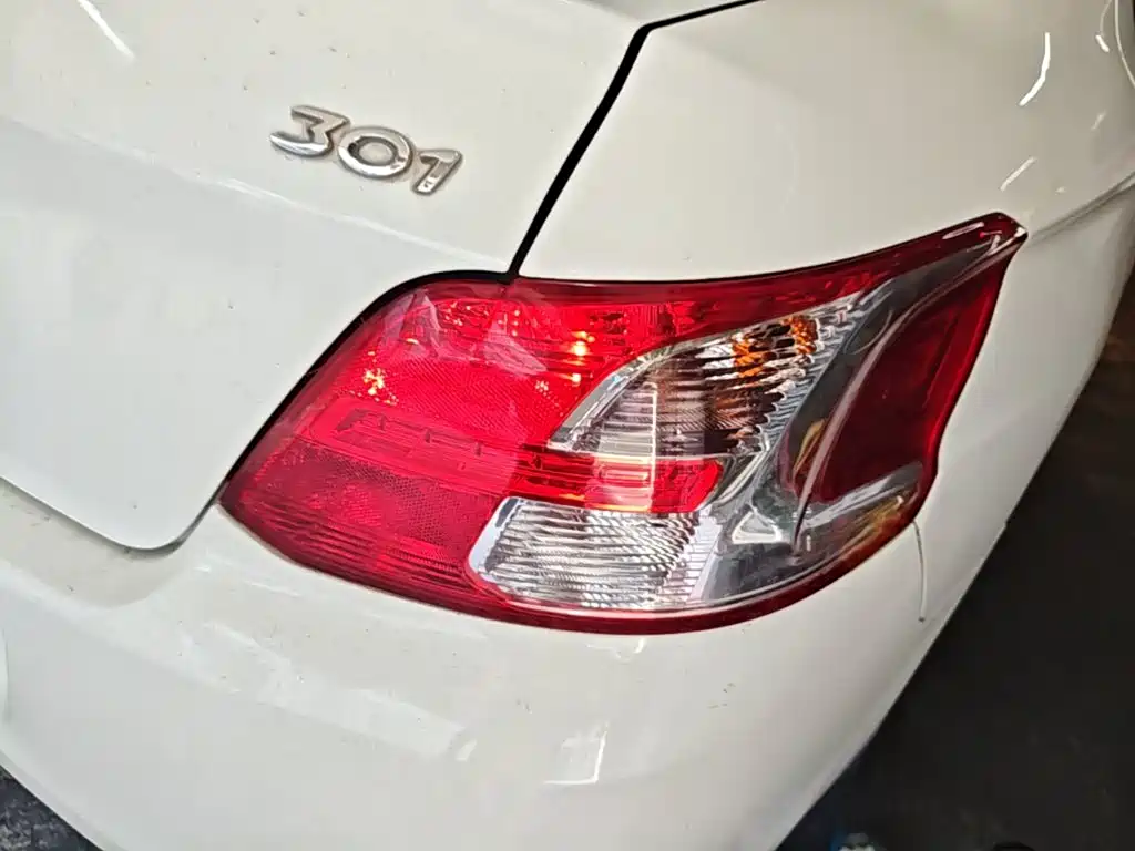 Peugeot 301 2016 1.6L manual comfort version купить на сайте DeffCars