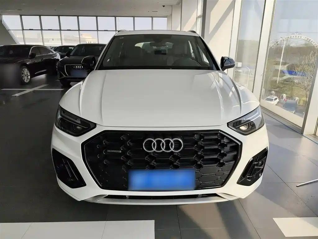 Audi Q5L 2024 40 TFSI luxury and dynamic model купить на сайте DeffCars