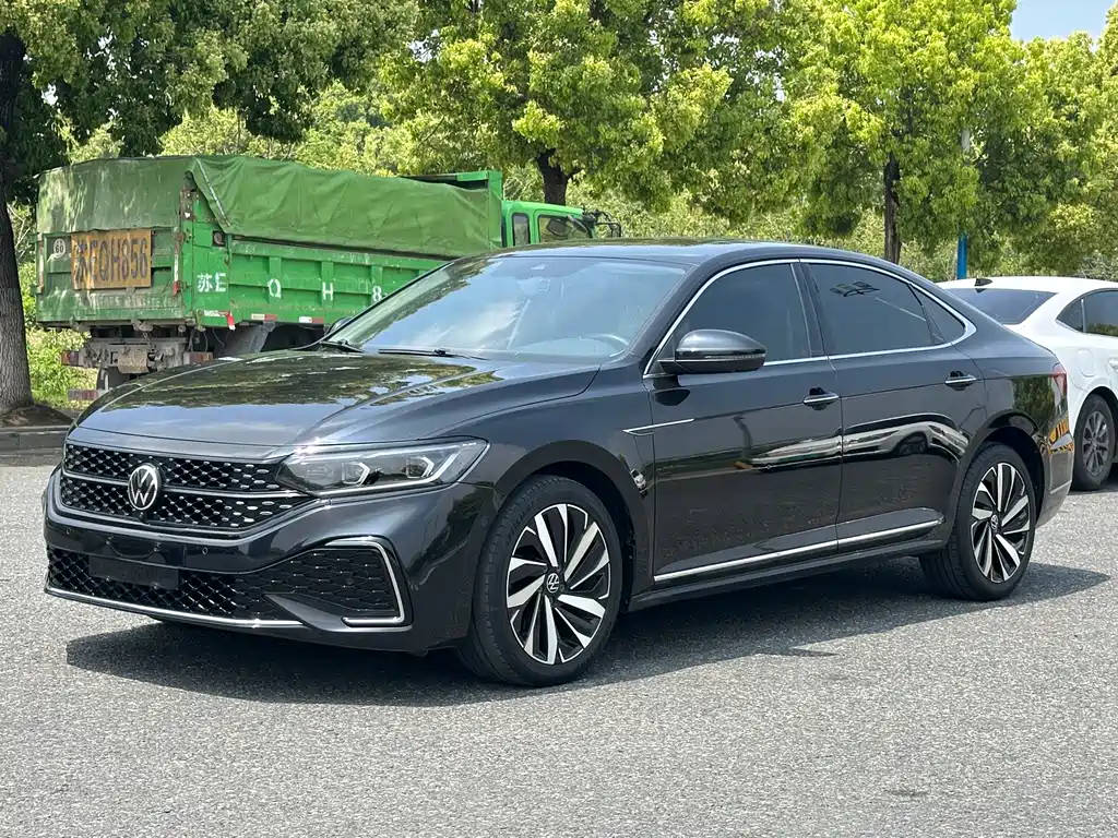Passat 2022 330TSI Starry Sky Premium Edition купить на сайте DeffCars