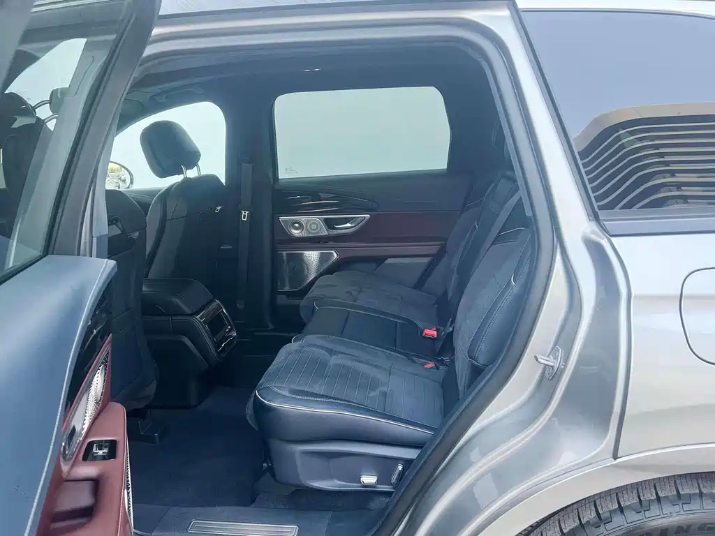 Voyager 2025 2.0T four-wheel drive presidential hybrid version купить на сайте DeffCars