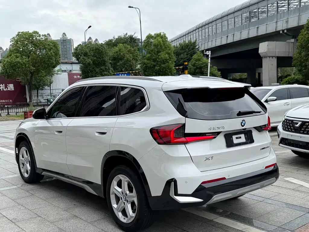 BMW X1 2023 sDrive20Li X Design Package купить на сайте DeffCars