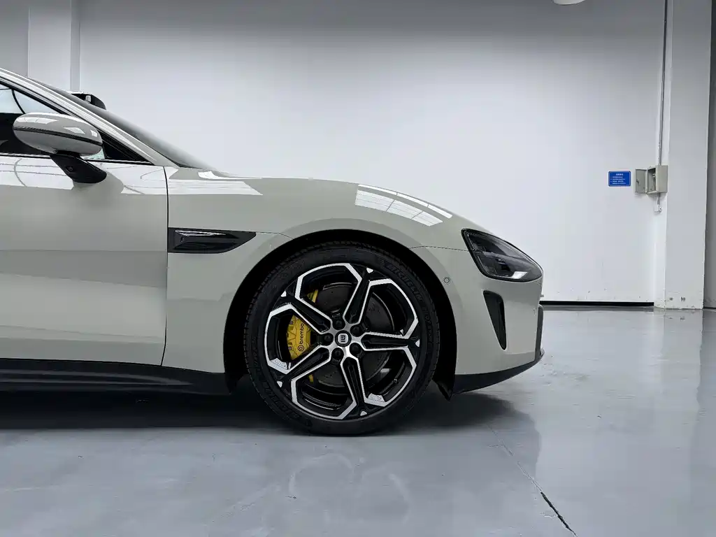 Xiaomi SU7 2024, four-wheel drive, ultra-long battery life, high-end smart driving Max version купить на сайте DeffCars