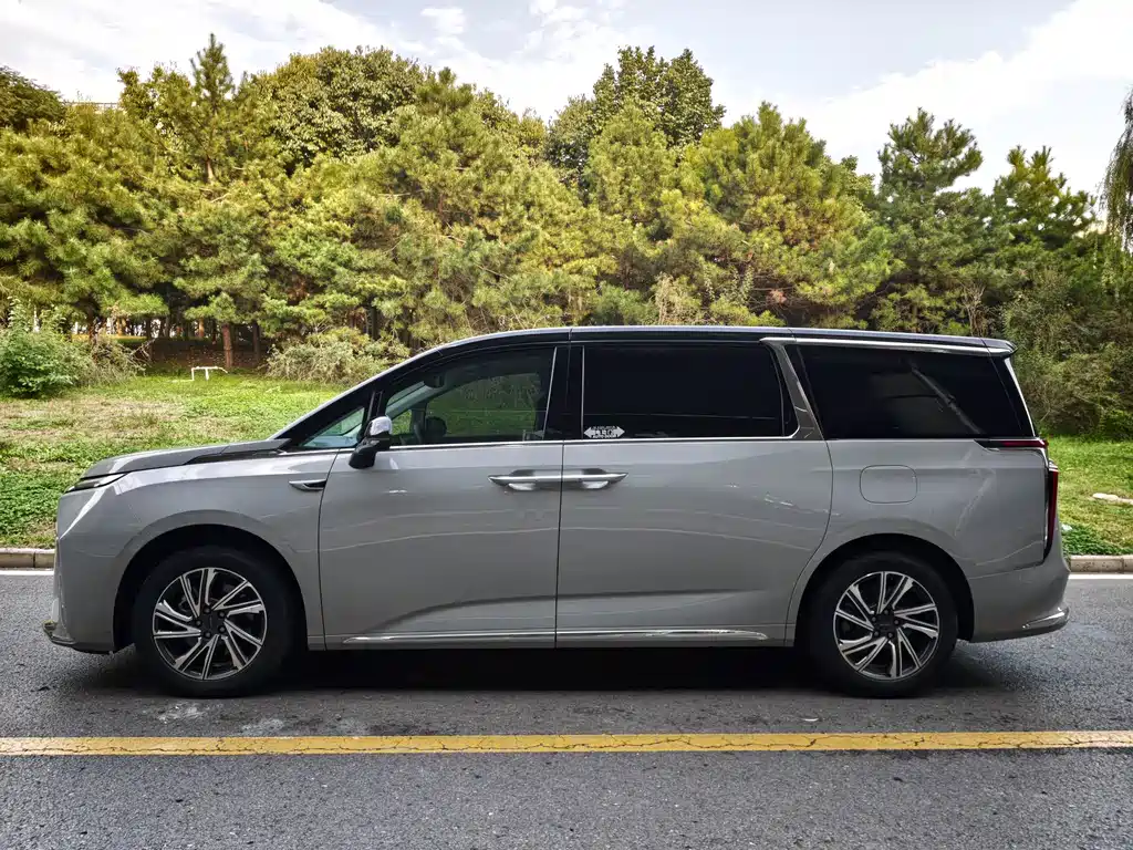 Maxus G90 2022 2.0T Interstellar Six-Seater Edition купить на сайте DeffCars