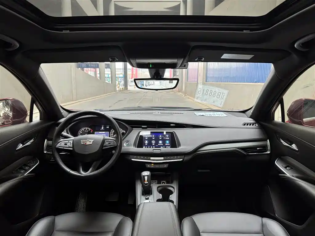 Cadillac XT4 2018 28T two-wheel drive leading model купить на сайте DeffCars