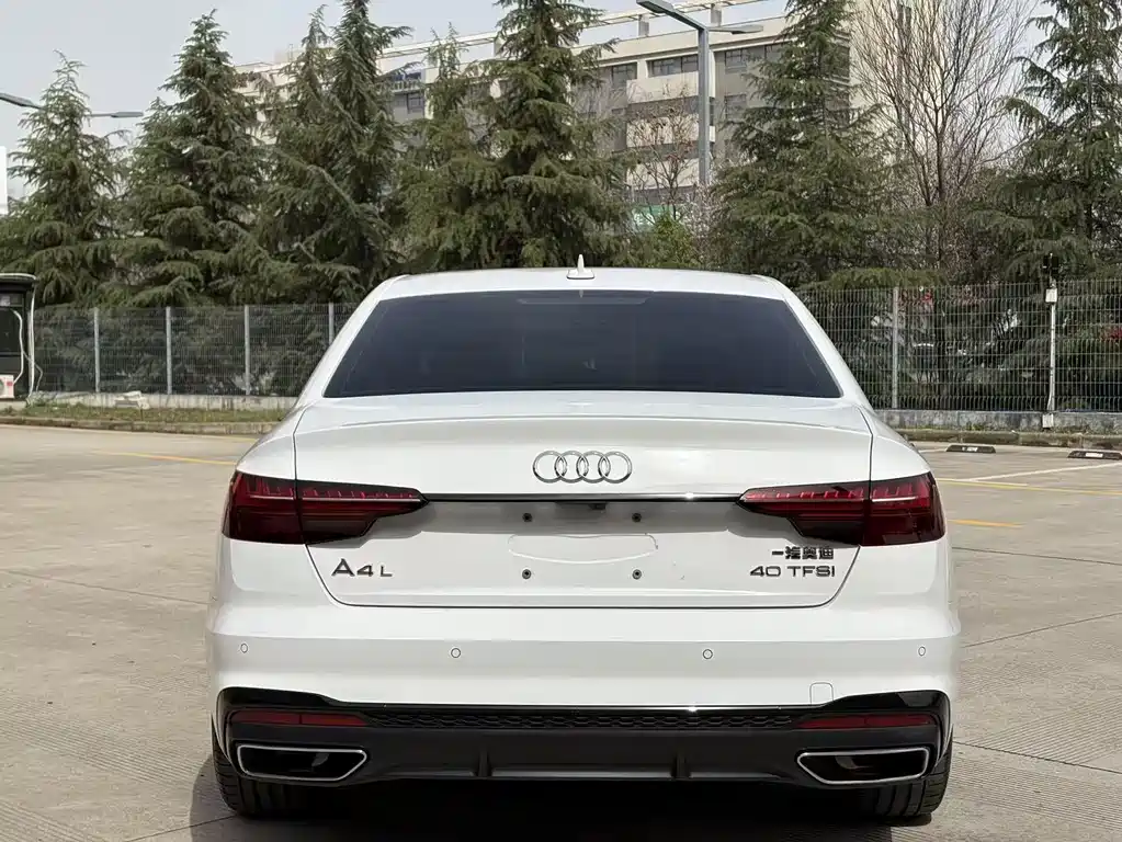 Audi A4L 2024 40 TFSI Luxurious and Dynamic Starry Night Edition купить на сайте DeffCars
