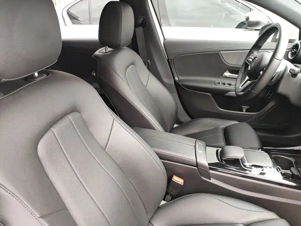 Mercedes-Benz A-Class 2020 Facelift A 200 L Sports Sedan Fashionable купить на сайте DeffCars