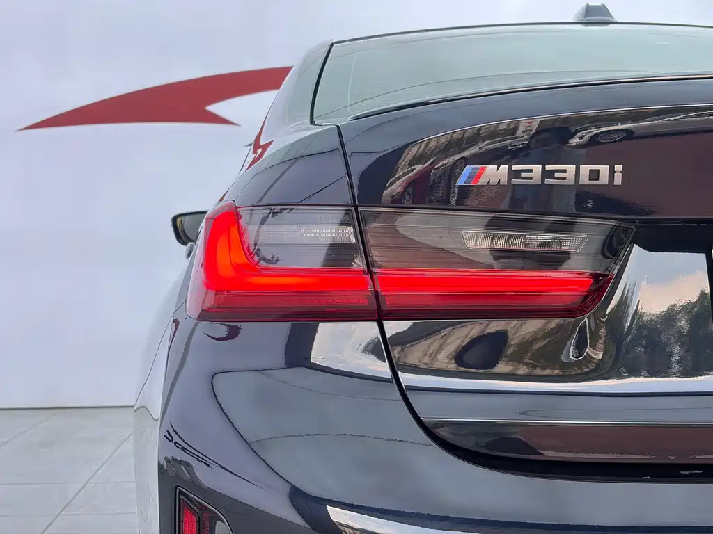 BMW 3 Series 2024 330i M Sports Night Package купить на сайте DeffCars