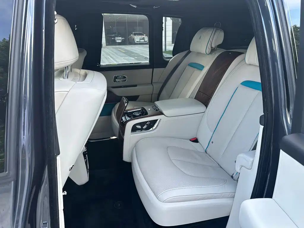 Cullinan 2018 four-seater version купить на сайте DeffCars