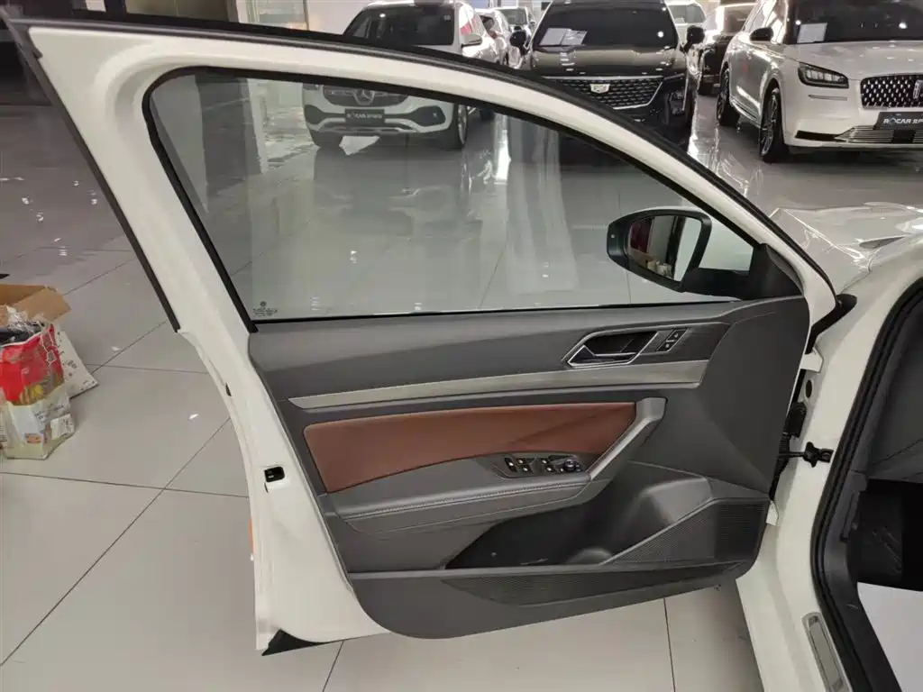 Lavida 2019 280TSI DSG Deluxe Edition National VI купить на сайте DeffCars