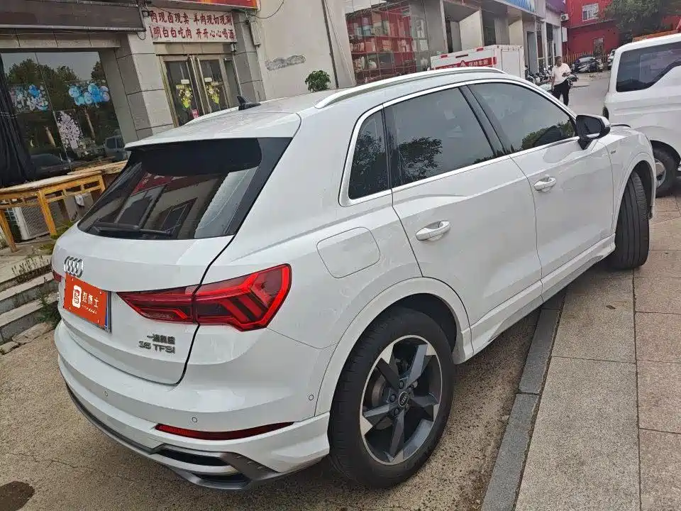 Audi Q3 2022 35 TFSI Fashionable and Dynamic купить на сайте DeffCars