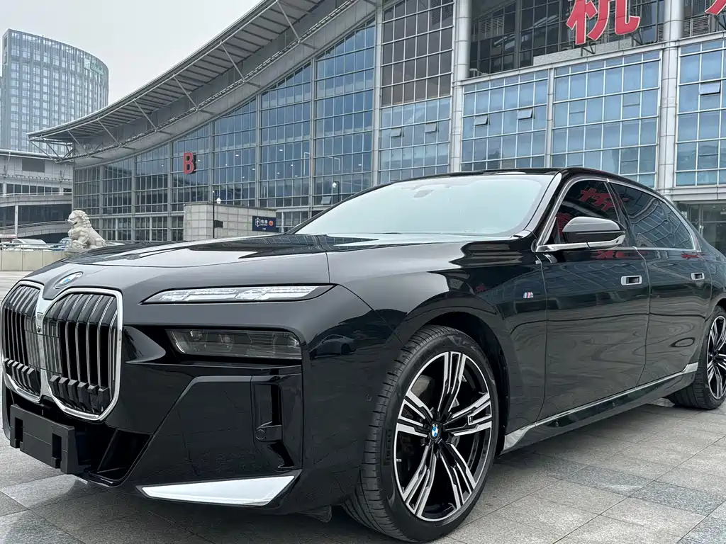 BMW 7 Series 2023 facelift 740Li exclusive M sports package купить на сайте DeffCars