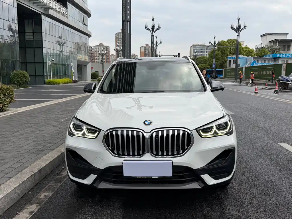 BMW X1 2021 facelift sDrive25Li leading model купить на сайте DeffCars