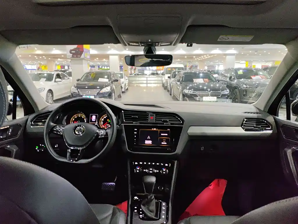 Tiguan L 2020 330TSI automatic two-wheel drive smart luxury version National VI купить на сайте DeffCars