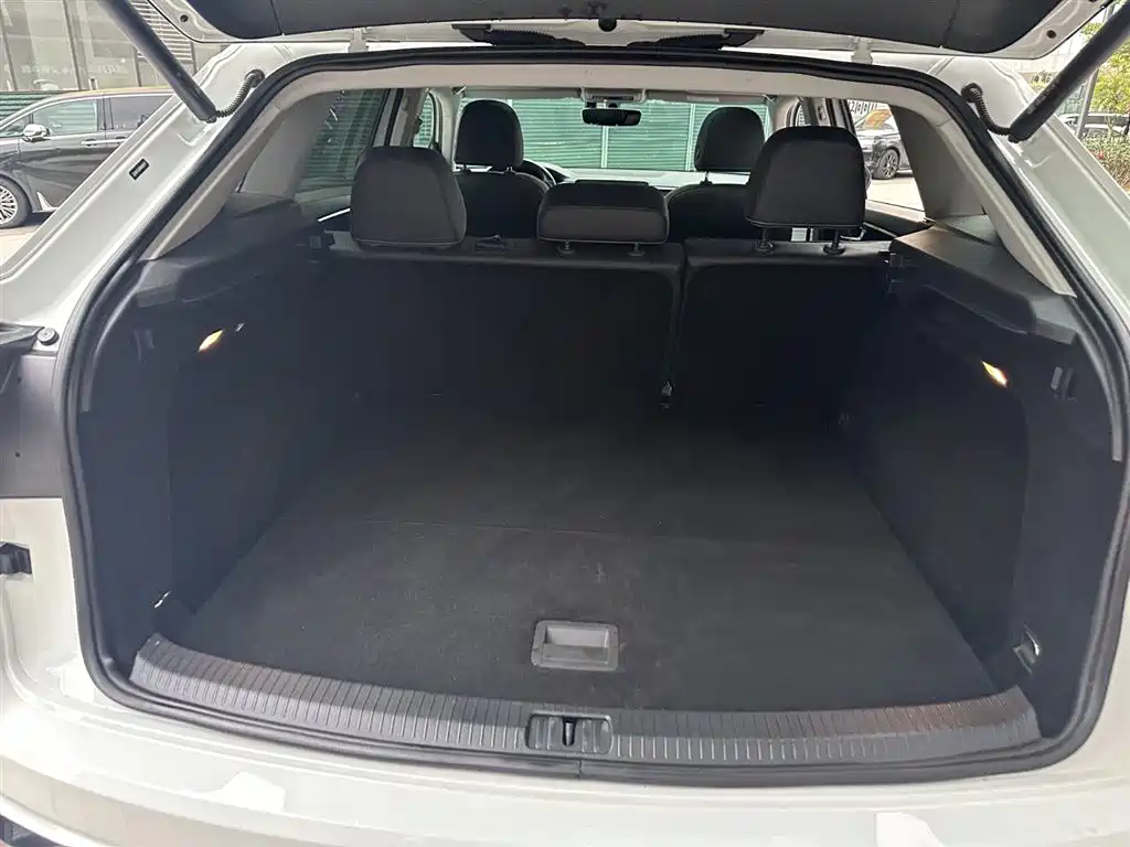 Touron 2021 Touron X 330TSI two-wheel drive luxury version купить на сайте DeffCars