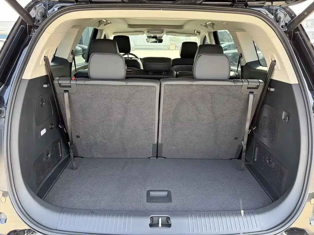 Hongqi HS7 PHEV 2024 2.0T PHEV four-wheel drive Qichang version 7 seats купить на сайте DeffCars