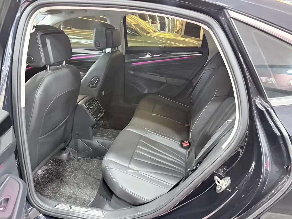 Passat 2022 330TSI Starry Sky Deluxe Edition купить на сайте DeffCars