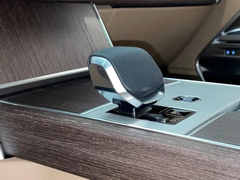 Range Rover 2025 3.0 L6 360PS Grand Edition купить на сайте DeffCars