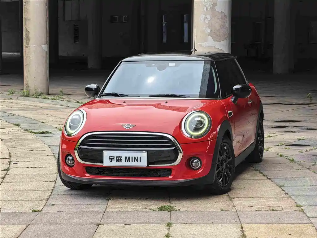 MINI 2020 1.5T COOPER Classic Three-Door Stunning Edition купить на сайте DeffCars