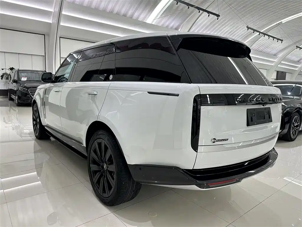Range Rover 2023 3.0 L6 400PS Extended Edition купить на сайте DeffCars