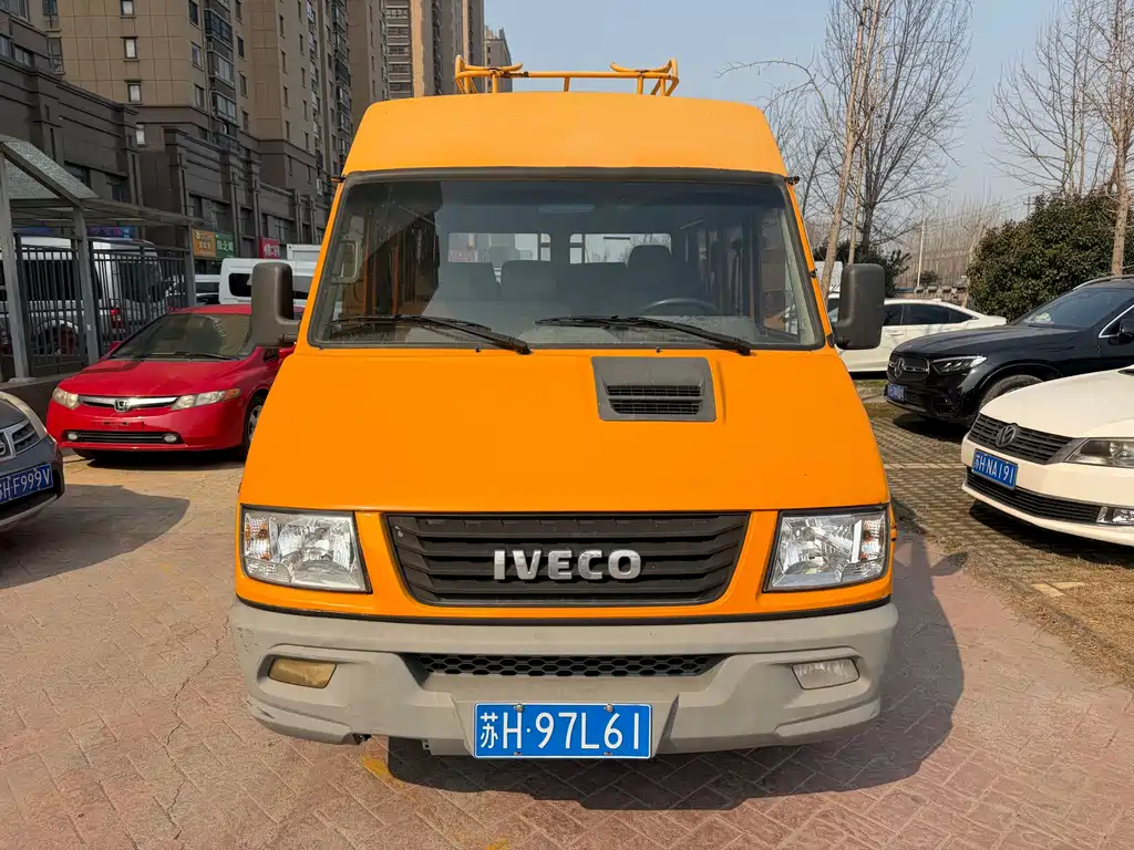 Iveco proud 2021 2.8T CAB special platform vehicle engineering vehicle chassis 6 seats double row long axle twin tires купить на сайте DeffCars