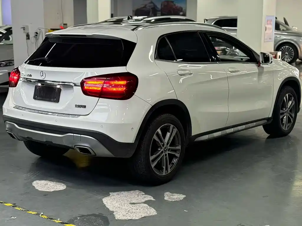 Mercedes-Benz GLA 2018 GLA 200 Dynamic купить на сайте DeffCars