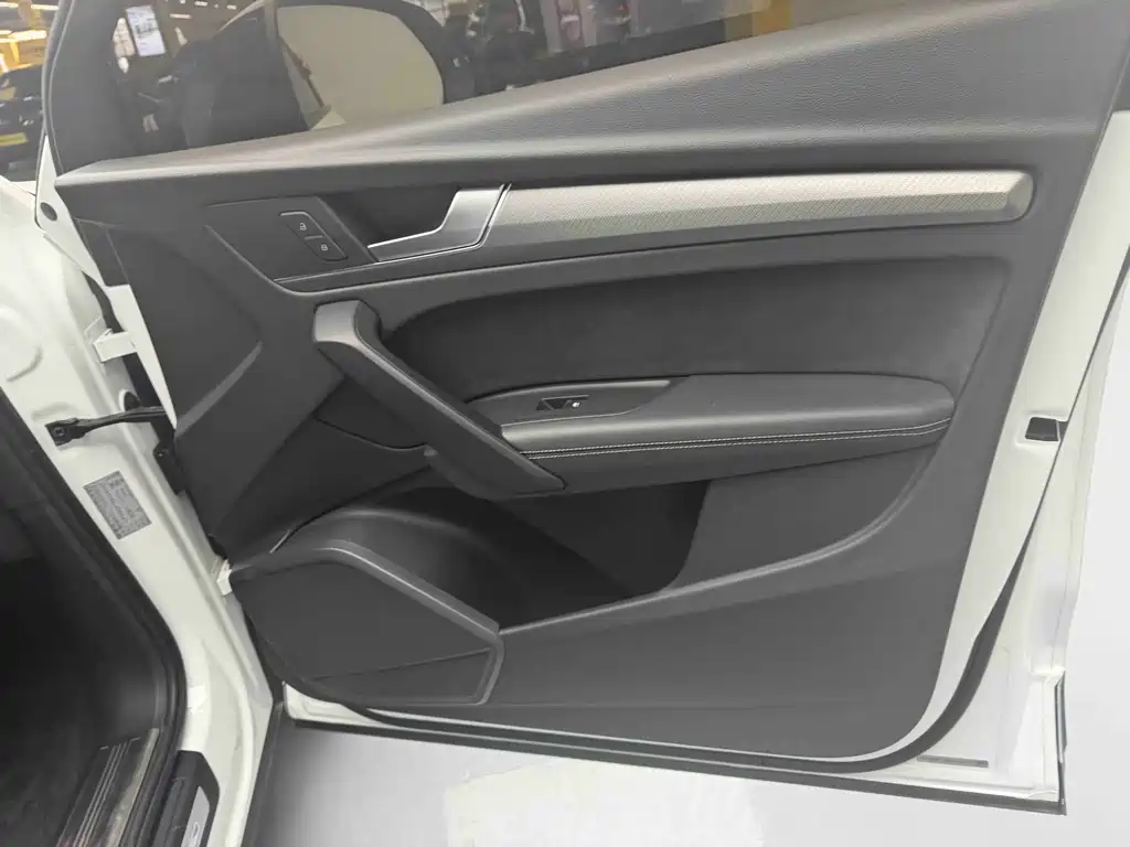 Audi Q5L Sportback 2021 40 TFSI luxury model купить на сайте DeffCars