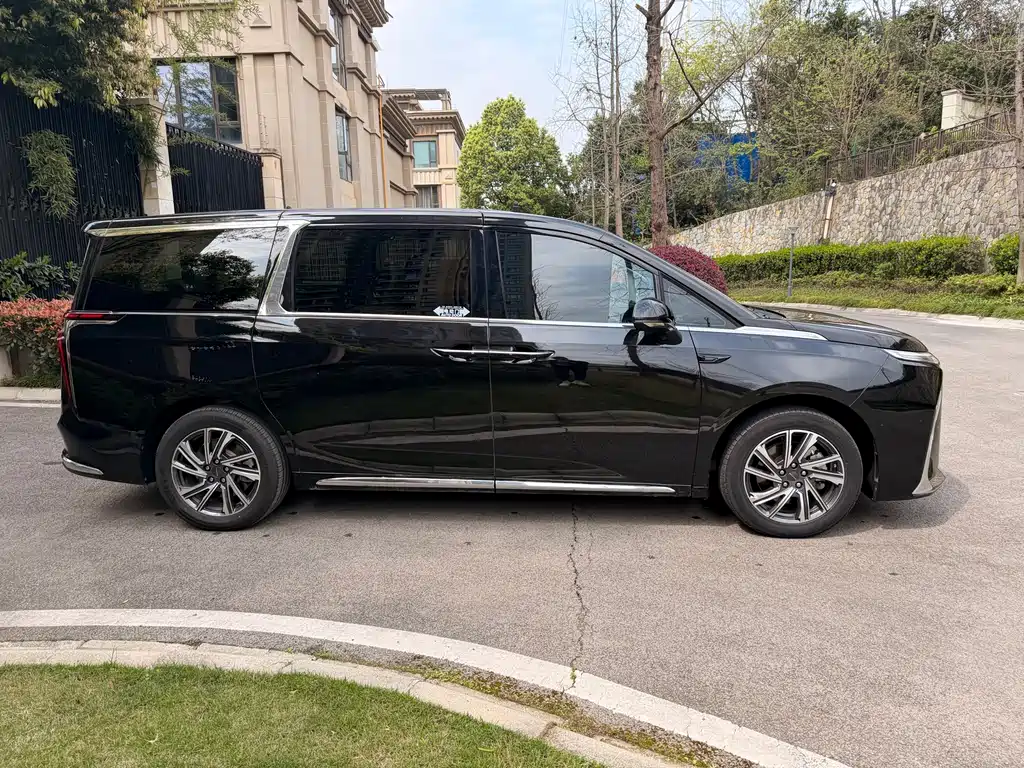 Maxus G90 2022 2.0T Nebula seven-seater version купить на сайте DeffCars