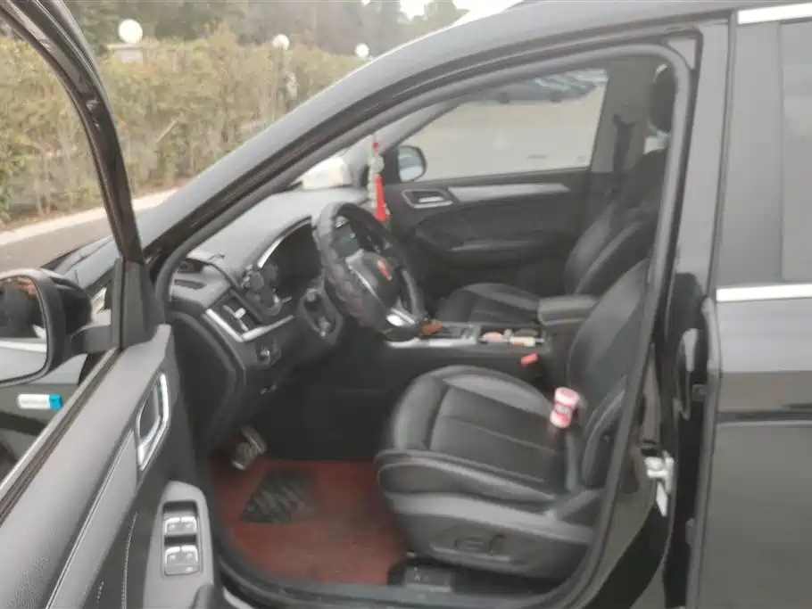 Roewe RX5 2017 20T two-wheel drive automatic Internet smart version купить на сайте DeffCars
