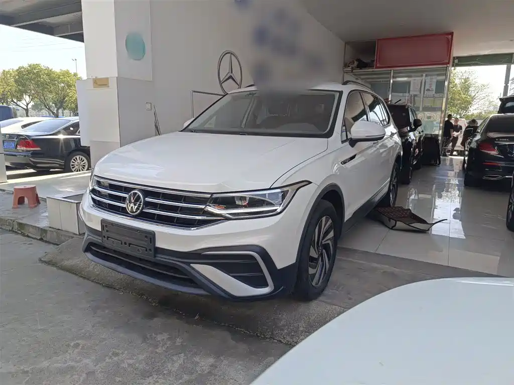 Tiguan L 2022 330TSI automatic two-wheel drive comfort version купить на сайте DeffCars