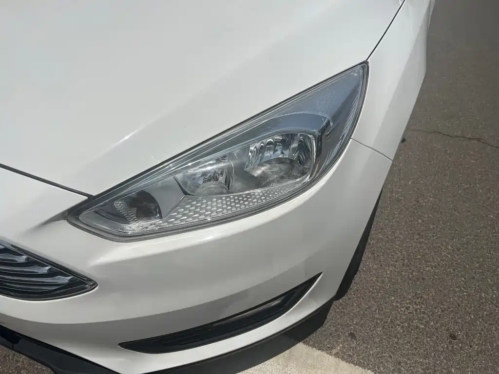 Focus 2017 Sedan 1.6L Automatic Comfort Smart Mobility Edition купить на сайте DeffCars