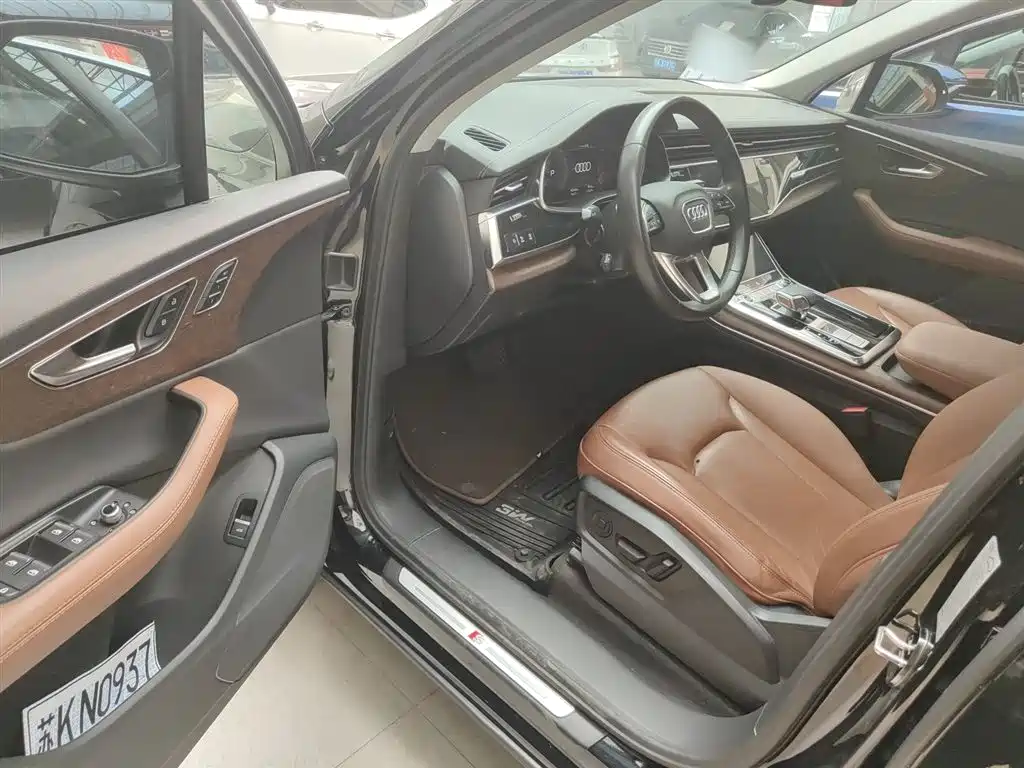 Audi Q7 2023 45 TFSI quattro S line sports купить на сайте DeffCars
