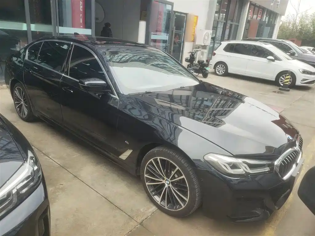 BMW 5 Series 2022 facelift 530Li leading M sports package купить на сайте DeffCars