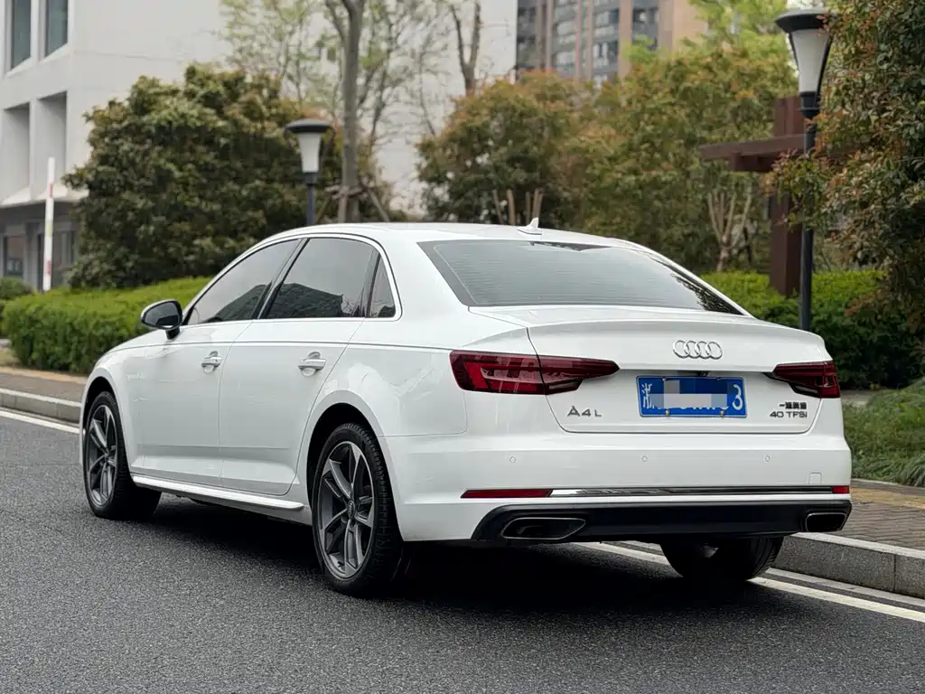 Audi A4L 2019 40 TFSI Enterprising National VI купить на сайте DeffCars
