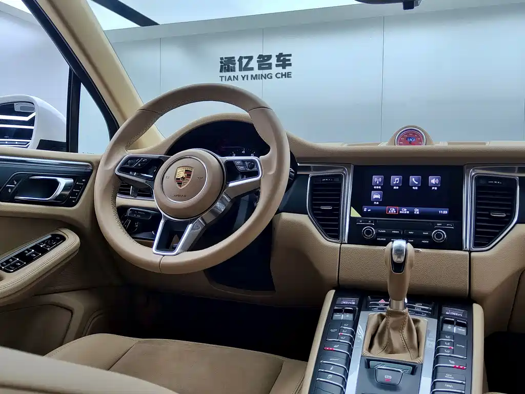 Macan 2017 Macan 2.0T купить на сайте DeffCars