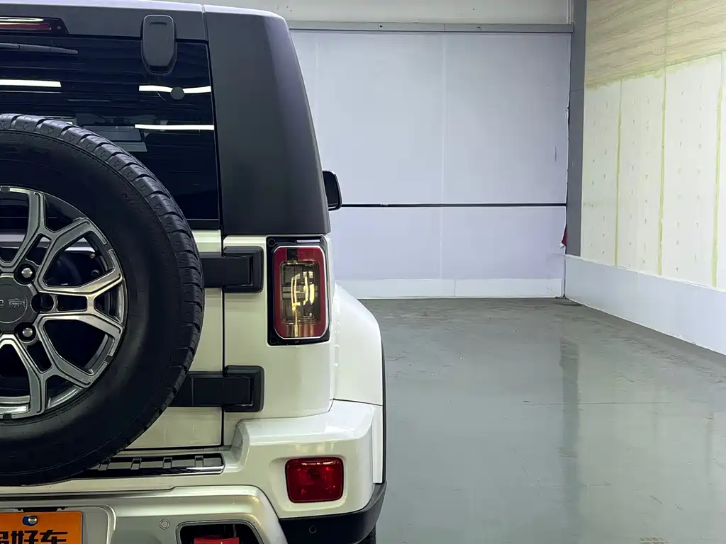 Beijing Off-Road BJ40 2024 2.0T City Hunter Honor Edition купить на сайте DeffCars
