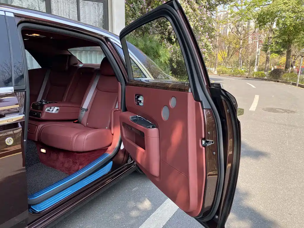 Ghost 2015 Series II Extended Edition купить на сайте DeffCars