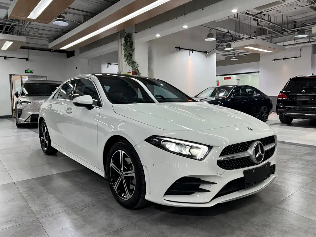 Mercedes-Benz A-Class 2022 Facelift A 200 L Sports Sedan Fashionable купить на сайте DeffCars