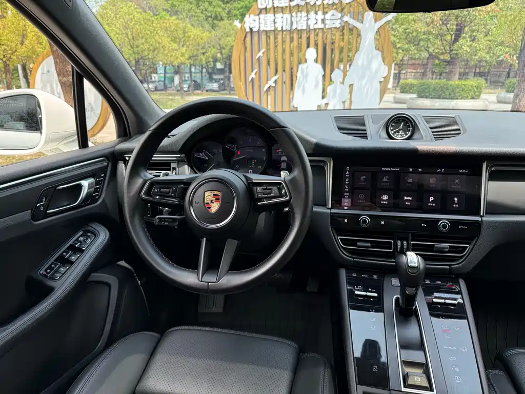 Macan 2024 Macan 2.0T купить на сайте DeffCars