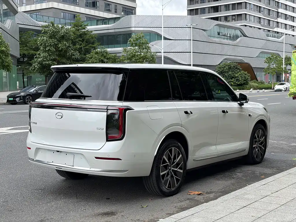Trumpchi Yearning S9 2025 Qiankun UItra 6-seater купить на сайте DeffCars