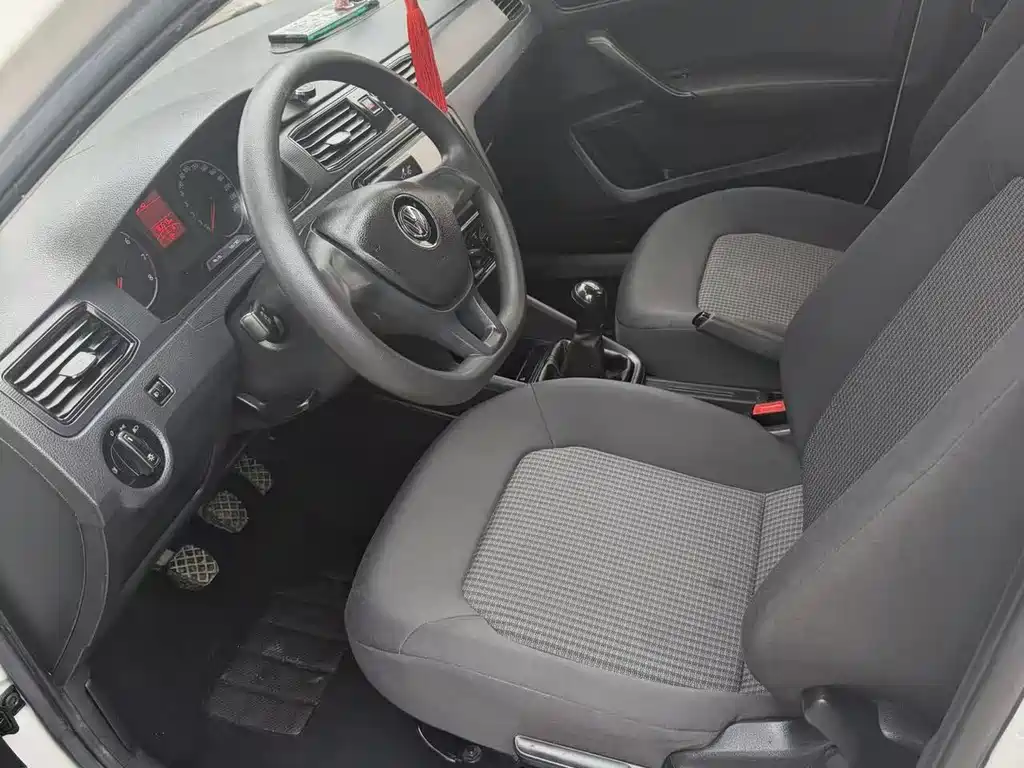 Santana 2018 1.5L Manual Fashion Edition купить на сайте DeffCars