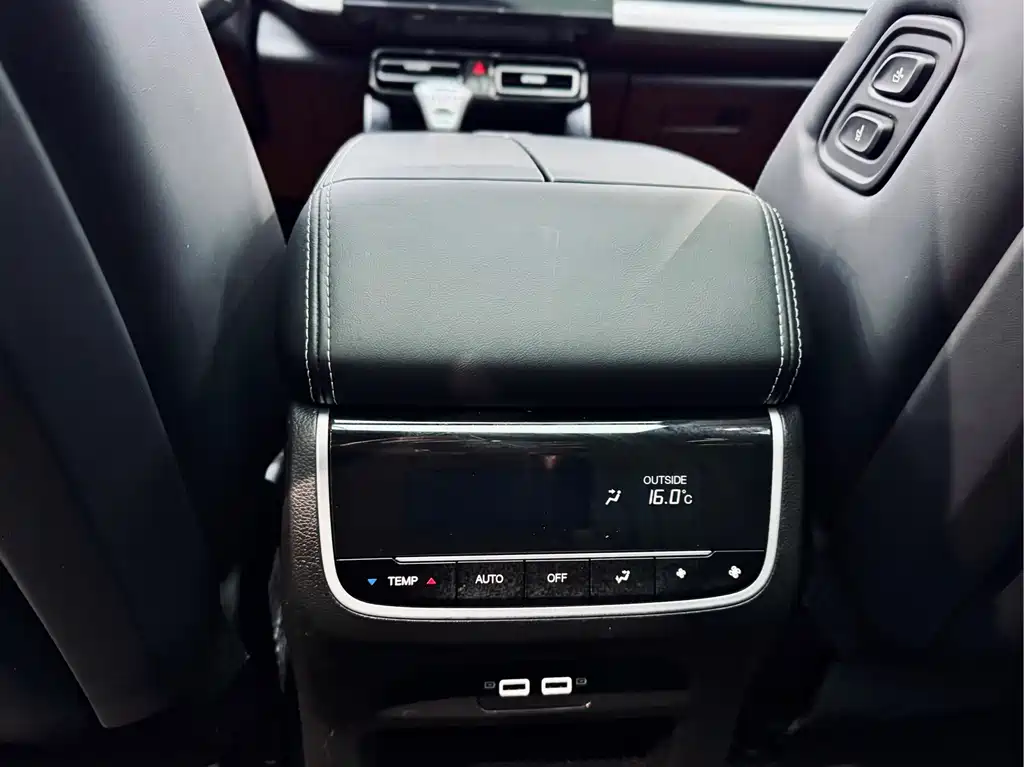 Trumpchi GS8 2022 Pilot Series 2.0TGDI Two-wheel drive Premium Edition (seven seats) купить на сайте DeffCars